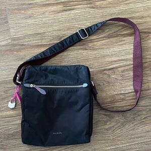 Vera Bradley Midtown hipster crossbody nylon travel bag. With lock. Minimalist